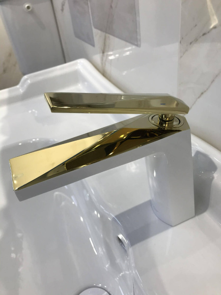 Смеситель для раковины Boheme Venturo 381-W белый