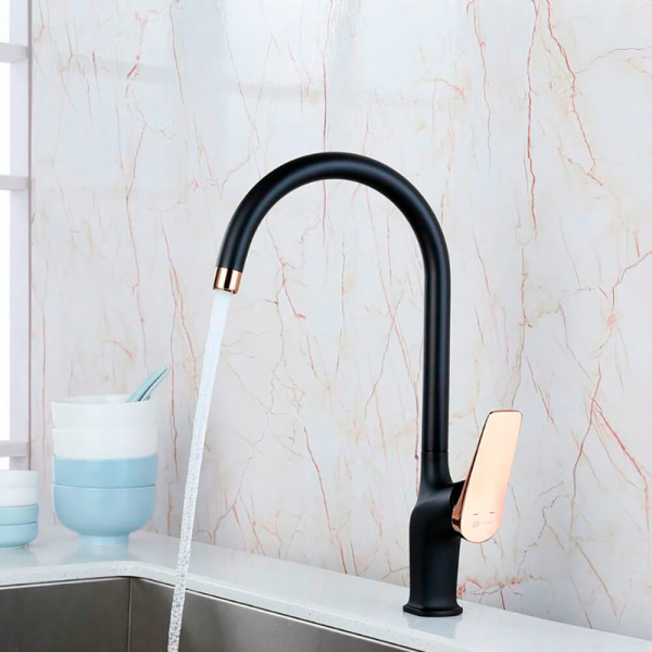 Смеситель для кухни Lemark Bronx LM3705BLR черный матовый